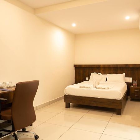 The King'S Meadows Hotel Golhalli Ngoại thất bức ảnh