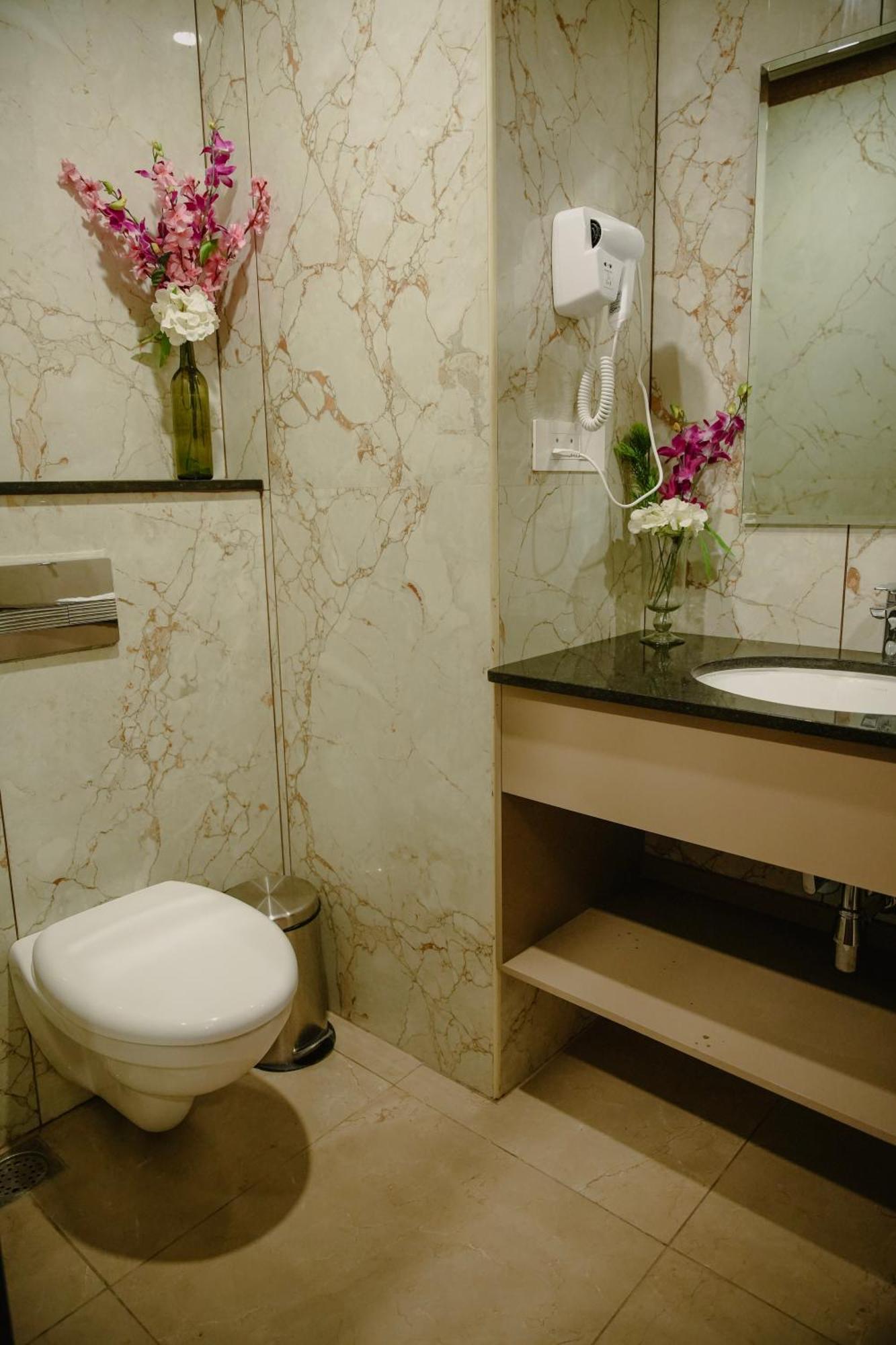 The King'S Meadows Hotel Golhalli Ngoại thất bức ảnh