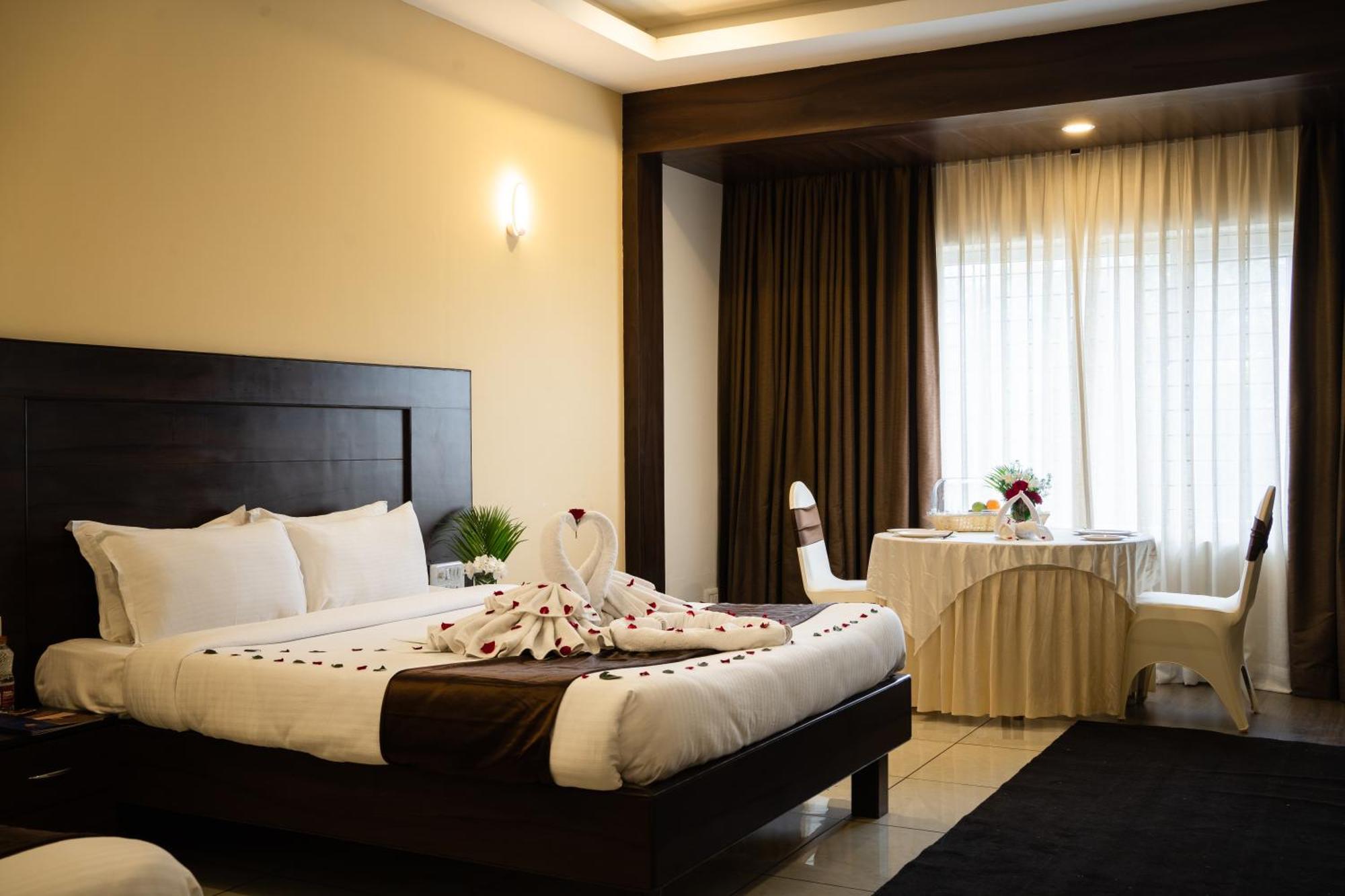The King'S Meadows Hotel Golhalli Ngoại thất bức ảnh
