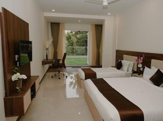 The King'S Meadows Hotel Golhalli Ngoại thất bức ảnh