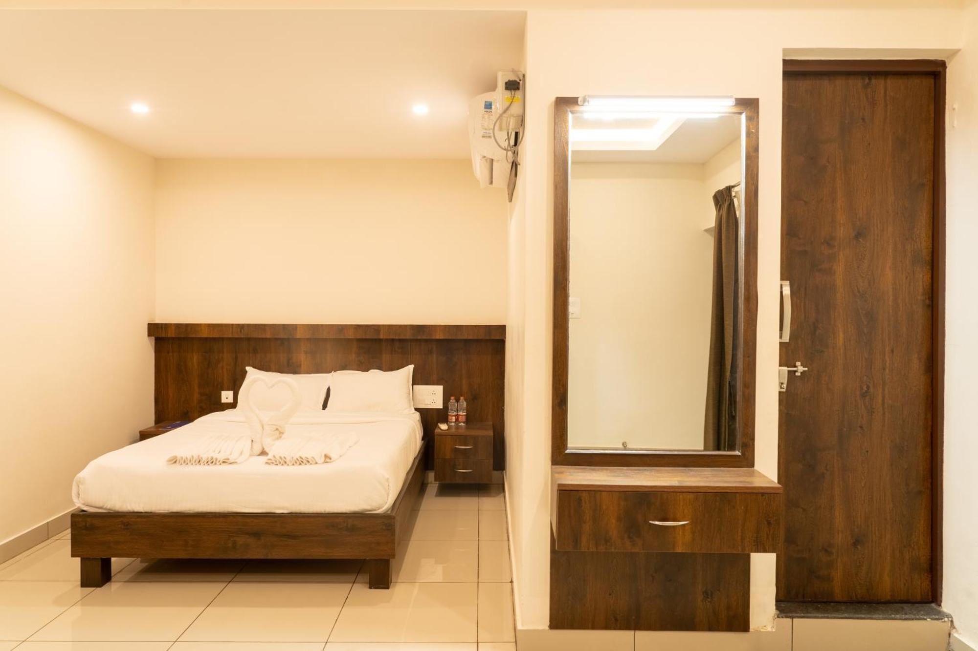 The King'S Meadows Hotel Golhalli Ngoại thất bức ảnh